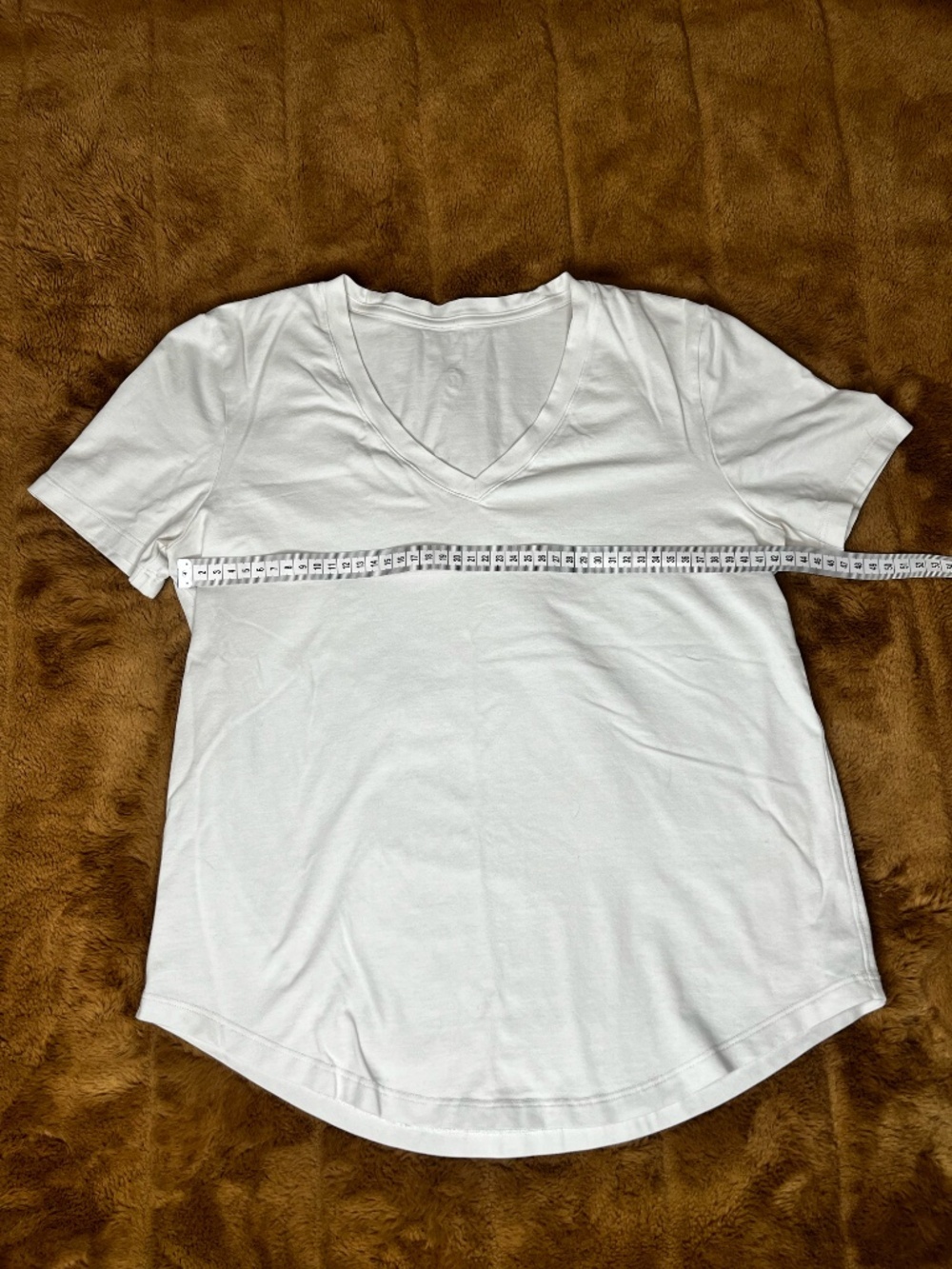 Lululemon Off-White V-Neck Shirt – Medium - Picture 3 of 5